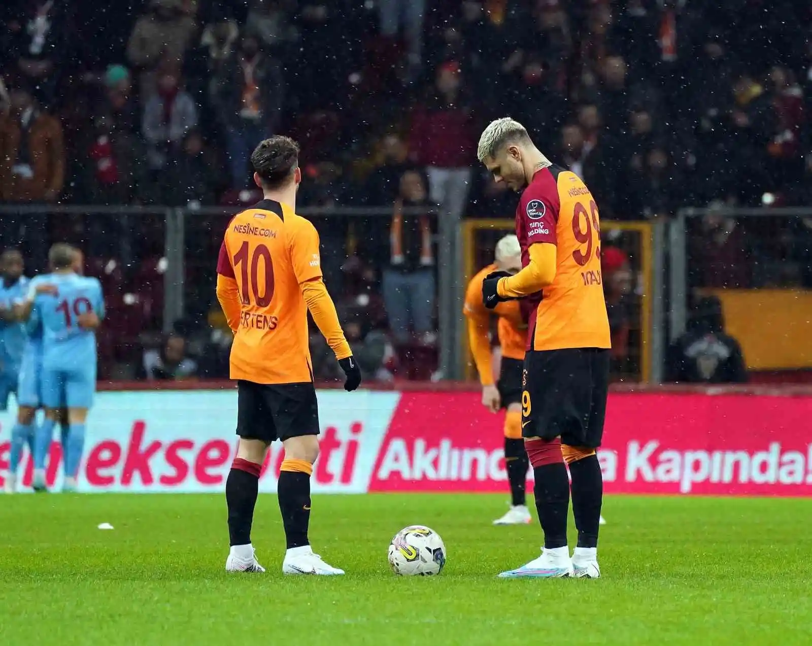 Spor Toto Süper Lig: Galatasaray: 1 - Trabzonspor: 1 (Maç devam ediyor)
