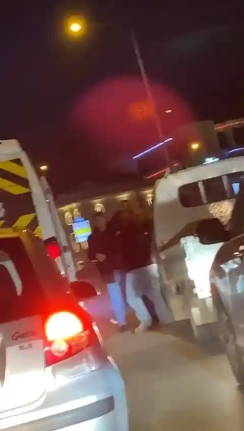 Trafikteki yol verme kavgaları kamerada
