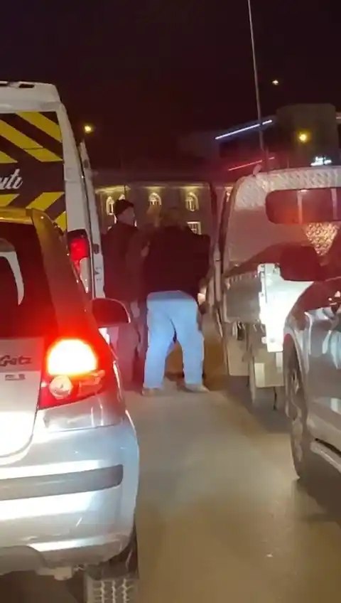 Trafikteki yol verme kavgaları kamerada
