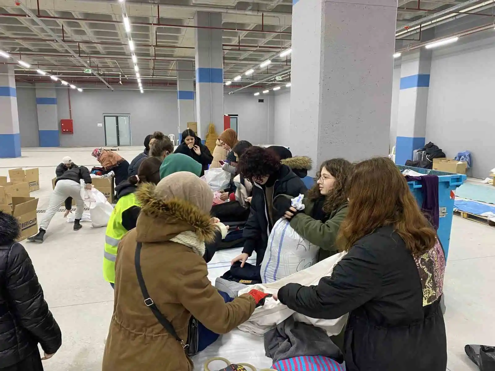 Ümraniye Belediyesi'nden afet bölgesine yoğun destek
