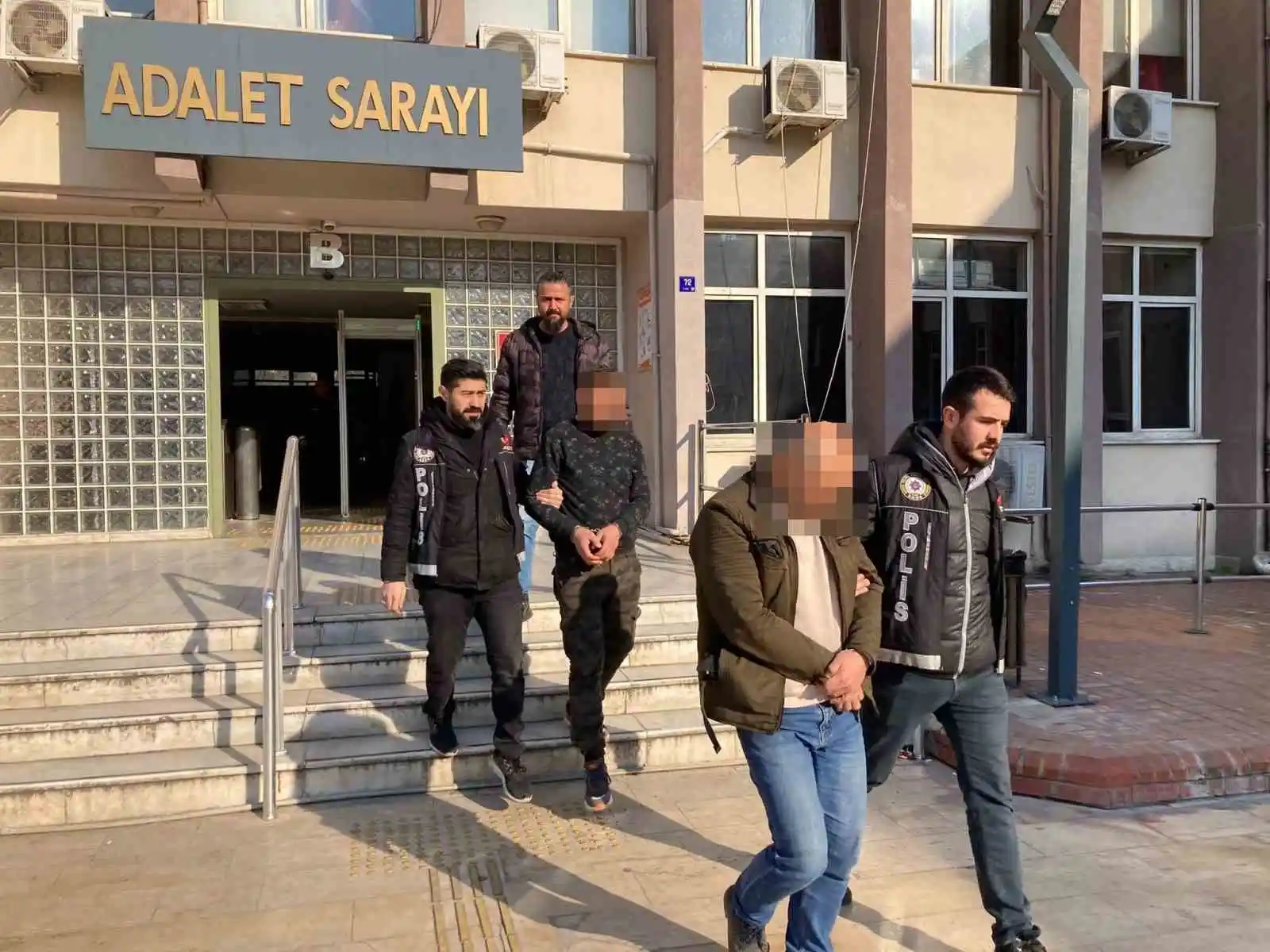 Uyuşturucu tacirleri Aydın NARKO'nun operasyonuyla yakalandı
