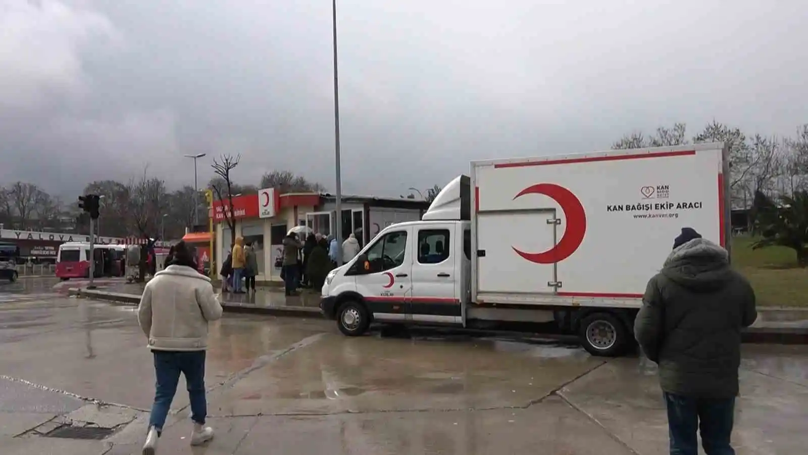 Yalovalılar depremzedeler için kan bağışına koştu
