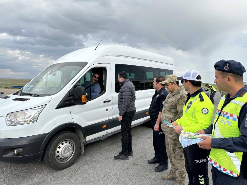 Kaymakam Karakaş, ekiplerle birlikte uygulama yaptı