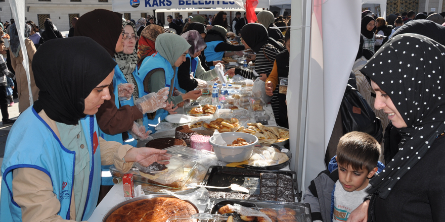 Kars'ta Filistin'e destek için hayır çarşısı açıldı