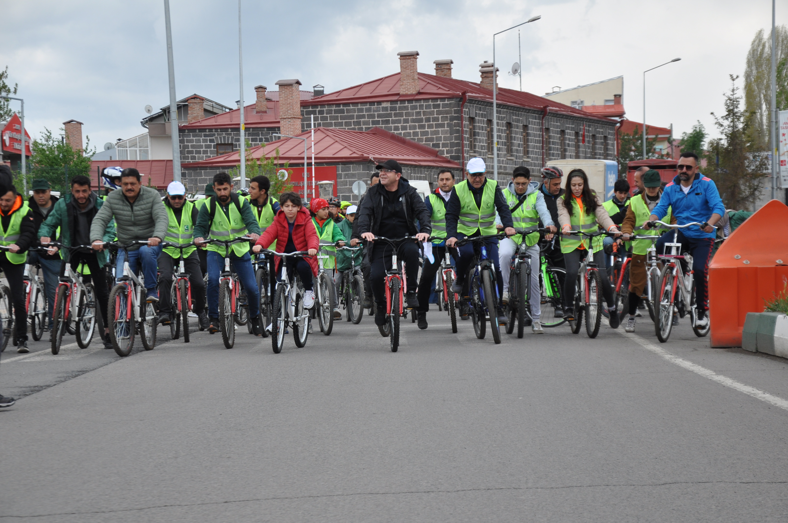 Kars'ta bağımlılıkla mücadele için pedal çevirdiler