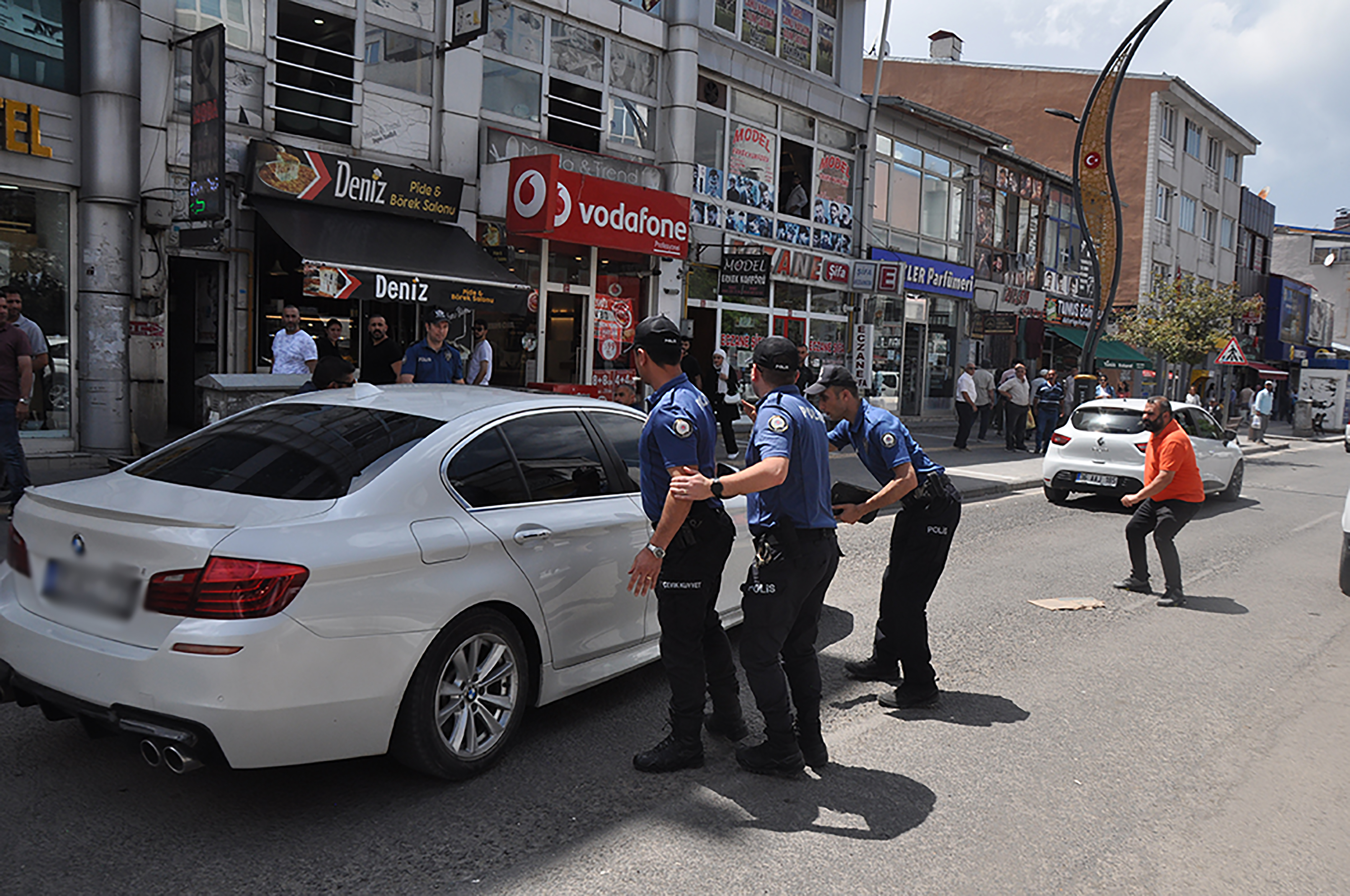 Kars'ta Şok Uygulamadan Kaçan 15 Yaşındaki Çocuk Yakalandı