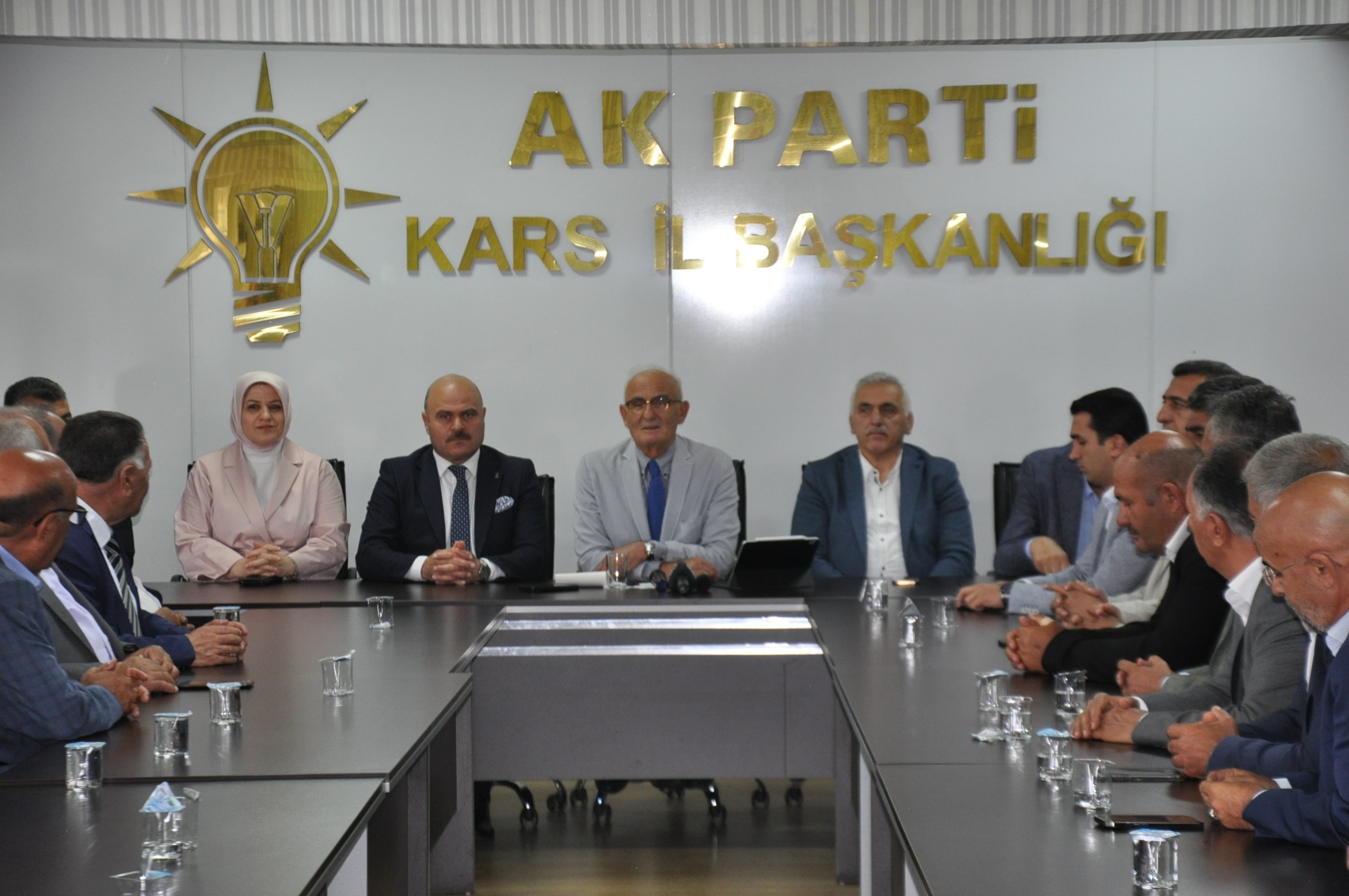 AK Parti Genel Başkan Yardımcısı Yılmaz Kars'ta