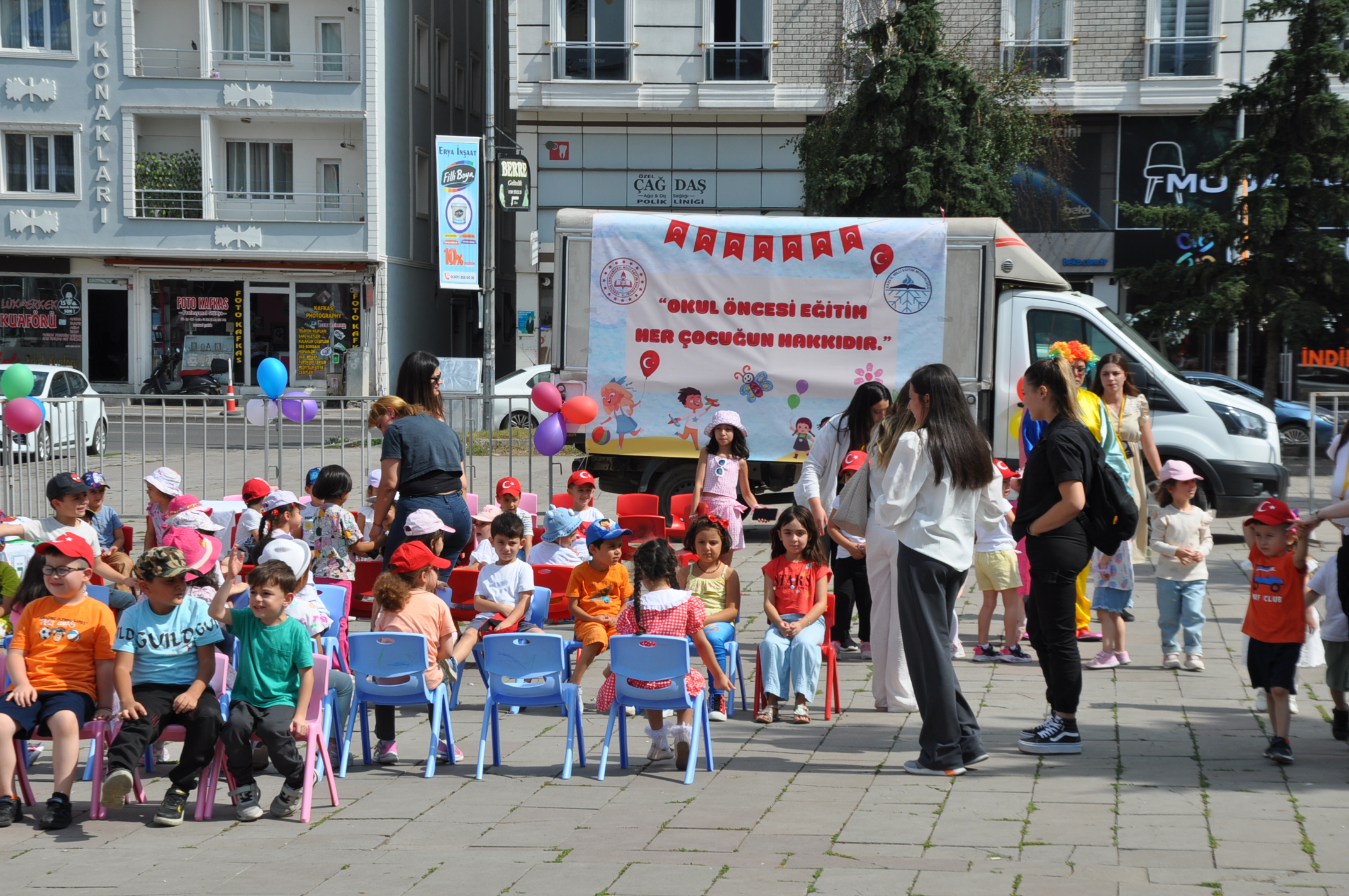 Kars'ta Okul Öncesi Öğrencilerinden Coşkulu Yaz Şenliği