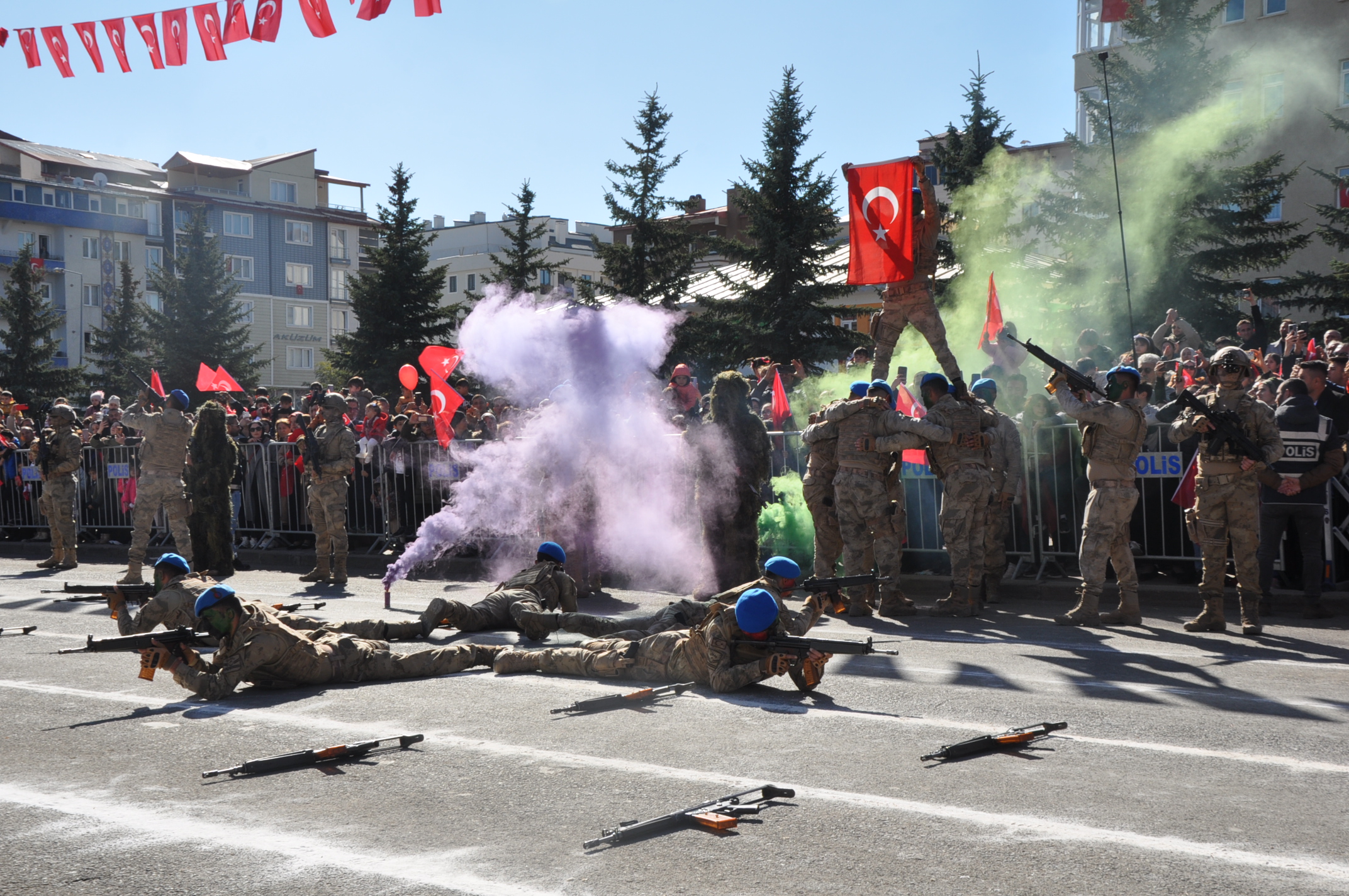 Kars'ta Cumhuriyetin 101. yılı coşkuyla kutlandı