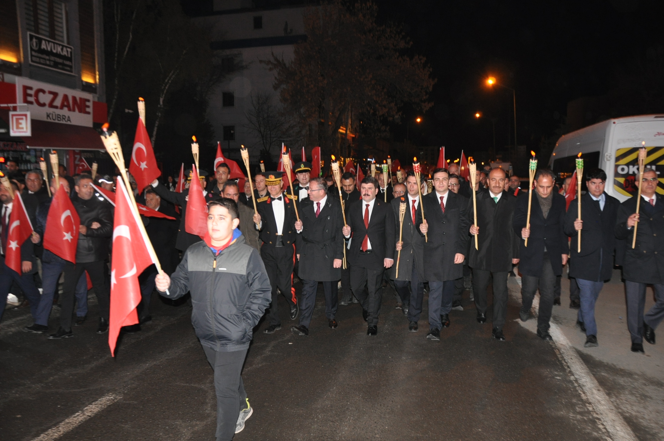 Kars'ta fener alayı ve bayrak yürüyüşü düzenlendi