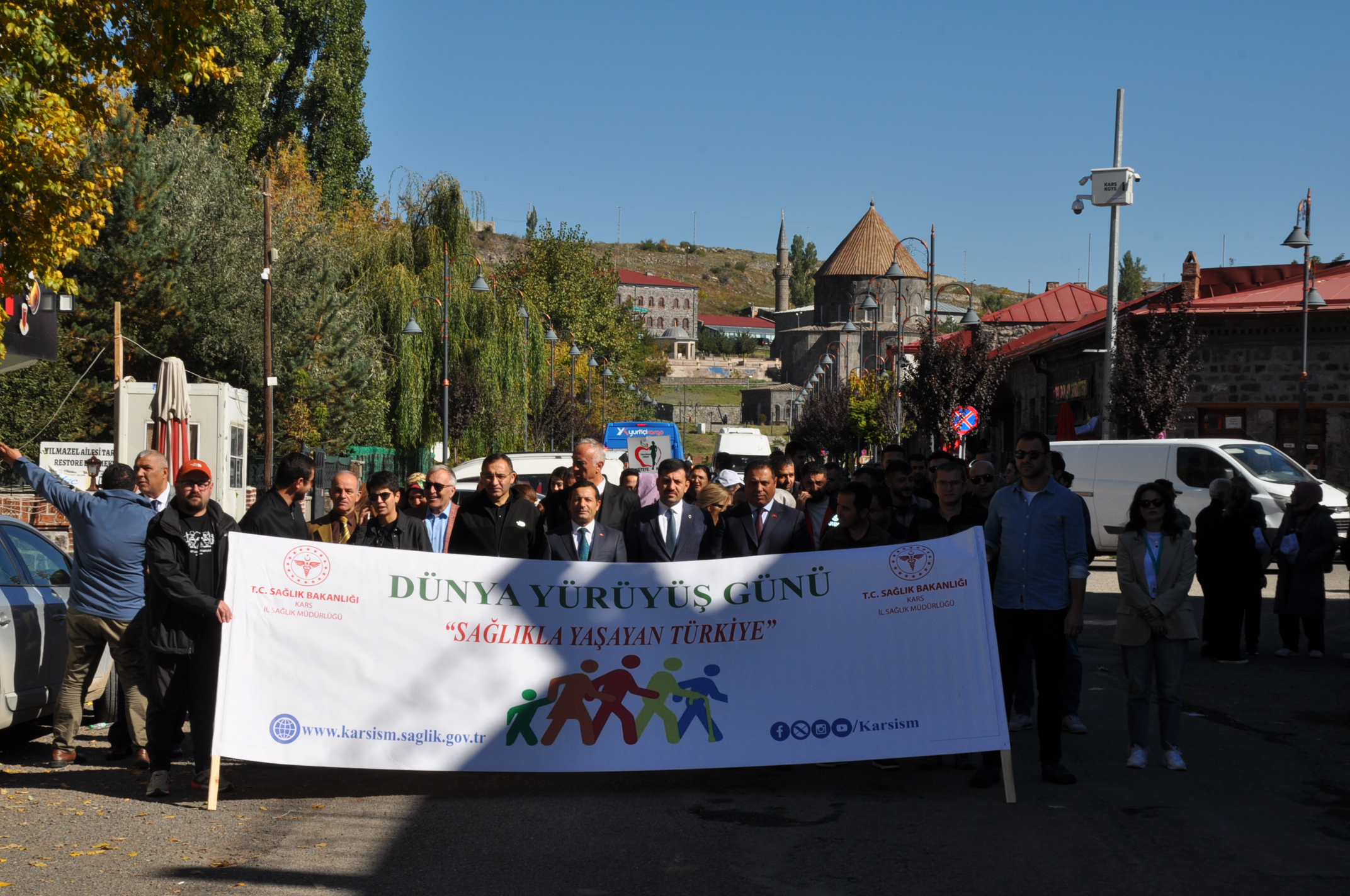 Kars'ta sağlıklı yaşam yürüyüşü yapıldı