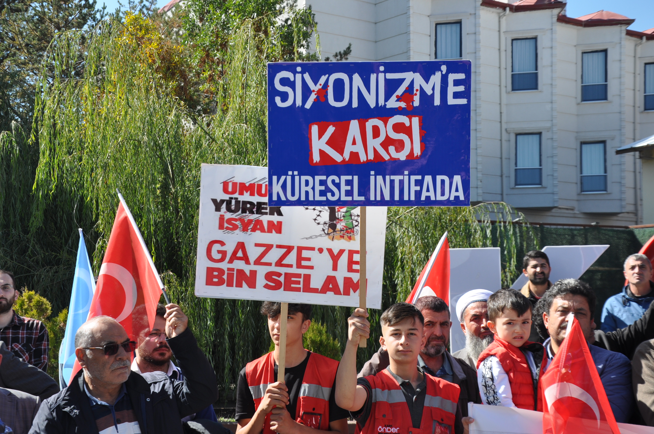 Kars'taki STK'lar İsrail'i protesto etti