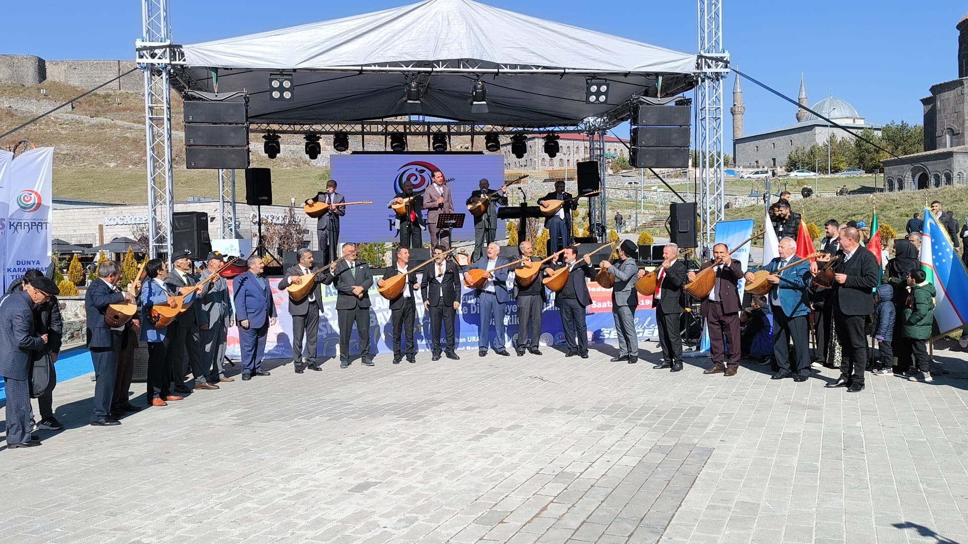 Kars Aşık Şenlik Uluslararası Aşıklar Bayramı ilgi görmedi