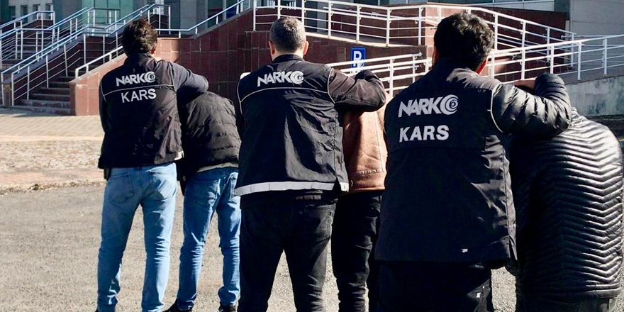 Kars'ta aparta uyuşturucu baskını