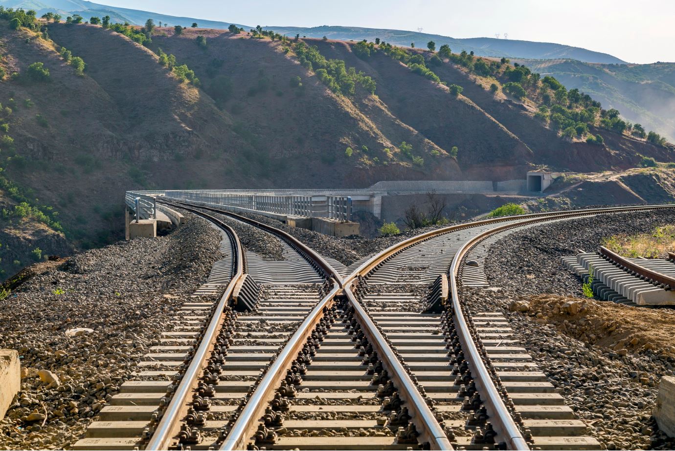 Kars-Iğdır-Nahçıvan Demiryolu Projesinde Acele Kamulaştırma Kararı Onaylandı