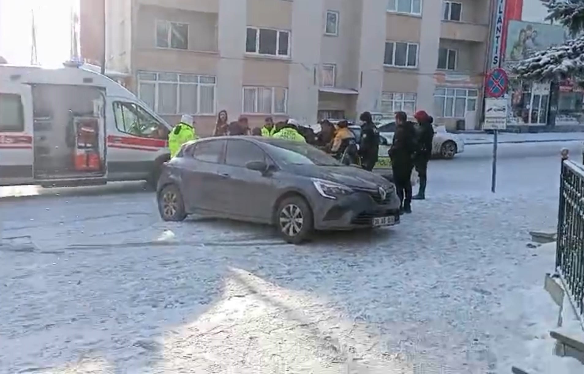 Kars'ın en işlek caddesinde kaza