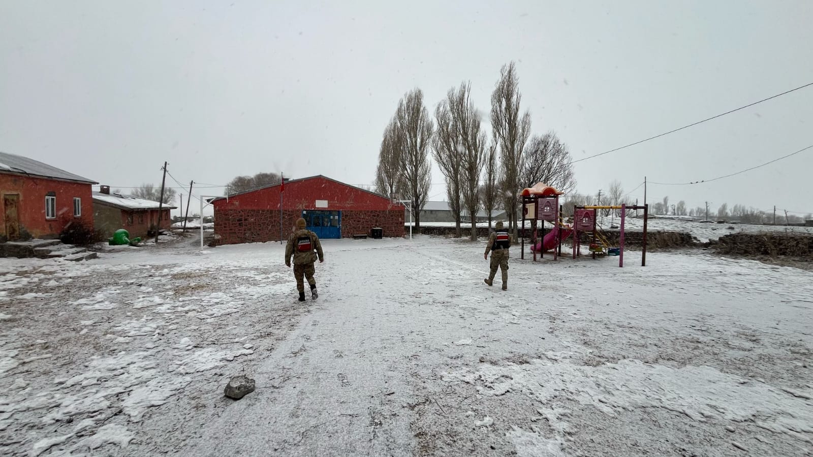 Kars'ta "Huzurlu Okul Önleri ve Huzurlu Sokaklar" Uygulaması Gerçekleştirildi