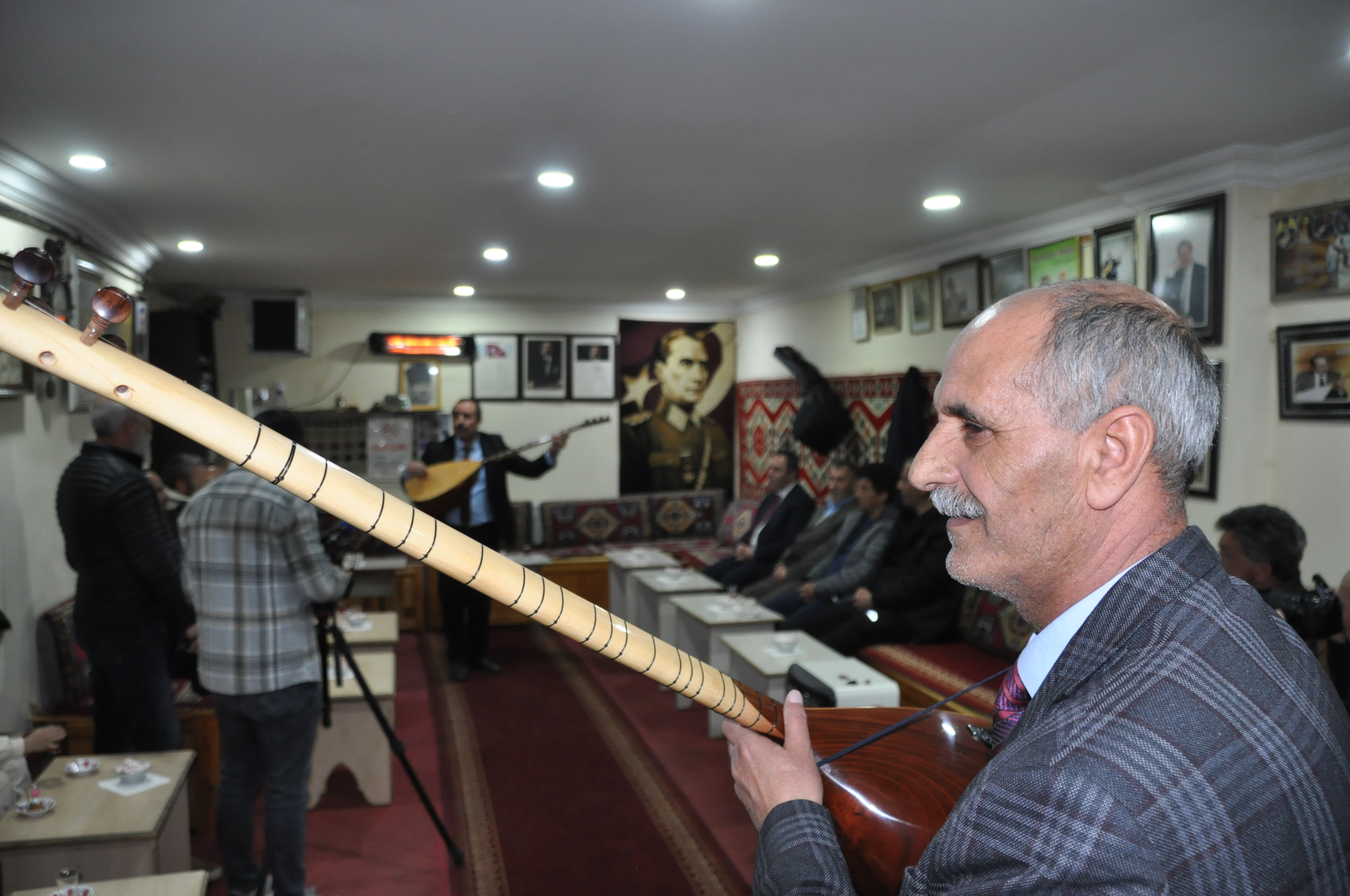 Kars'ta Aşıklık Geleneği Ramazan'da Yaşatılmaya Devam Ediyor